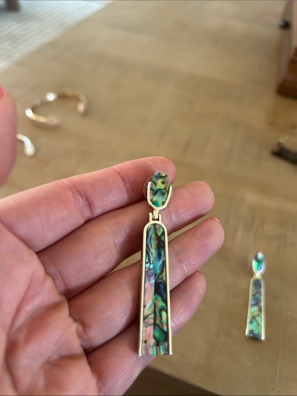 Kendra Scott Iridescent Abalone Drop Earrings - Green Blue Purple - Picture 2 of 4